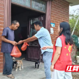 桥江镇开展中秋暖心慰问活动
