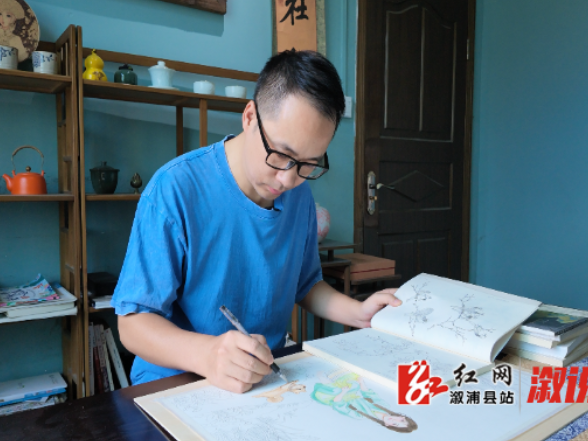 【政协委员风采】谌鲲鹏：让非遗“活”起来 让民意“落”下去