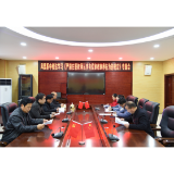 凤凰职中：召开师德师风专题会 传达学习《规定》精神
