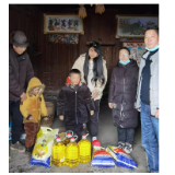 凤凰县禾库镇：年末慰问暖人心