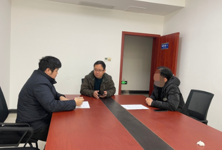 凤凰法院：法官加班办案，群众抖音致谢