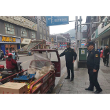 凤凰城管：开展市容专项整治   助推城市精细化治理