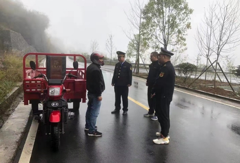 凤凰县麻冲乡:实施“戴帽工程” 让群众出行更安全