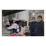 凤凰县吉信镇：开展冬季校园食品安全检查和校园疫情防控工作督导