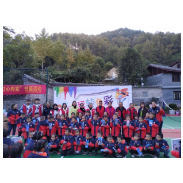社区青春行动·凤凰县沱江镇三王阁社区青年志愿者助力孩子们“玩转色彩”