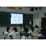 凤凰职中：新教师上展示课 老教师评课议课