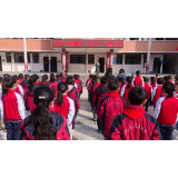 凤凰县箭道坪小学凤凰路校区：小手拉大手 戴帽安全行