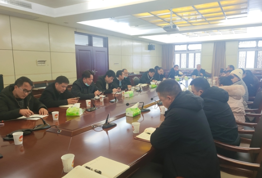 凤凰县政府办成立“五个工作组”应对雨雪天气