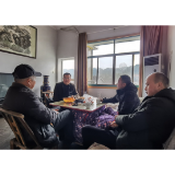 凤凰风景名胜区管理处走访慰问退休党员干部