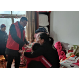 凤凰县沱江镇：春节前“送爱心、暖人心”走访慰问活动