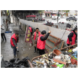 凤凰县市场管理服务中心开展春节节前卫生大清扫、环境大整治活动