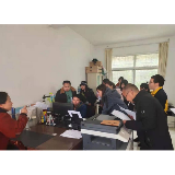 凤凰县行政审批服务局指导麻冲乡政务服务标准化建设工作