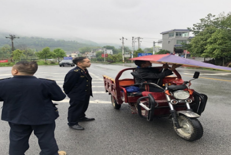凤凰融媒丨凤凰县吉信镇：扎实开展交通问题顽瘴痼疾整治行动