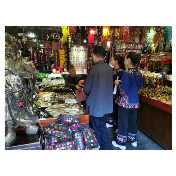 凤凰古城上演“最炫民族风”营造旅游新气象