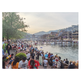组图丨“五一”小长假首日 凤凰古城旅游市场火爆