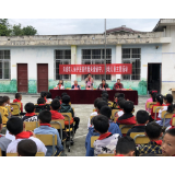 凤凰县民政局开展关爱留守、困境儿童和未成年人保护法宣传活动