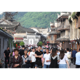 凤凰“五一”假期旅游市场持续火爆 累计接待游客73.8万人次