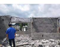 凤凰城管:依法拆除“违建”加层近140平方米  维护县域规划建设秩序