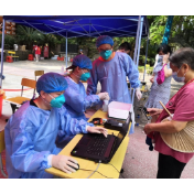 凤凰县财政局党员志愿者奋战疫情防控一线