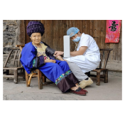 凤凰县两林乡：全心全意为人民服务 把疫苗接种带进村