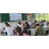 凤凰三拱桥中学: 强化理论学习 提升综合素质