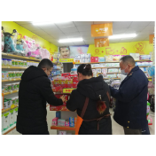 凤凰县市监局城郊所持续开展年关守护行动