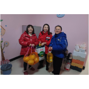 凤凰县箭道坪幼儿园：情系贫困教职工  春节慰问暖人心
