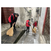 凤凰县总工会深入新田垅社区开展 “美丽湘西·文明同行”环境卫生大扫除 活动