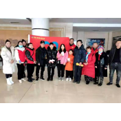 湘西小背篓爱心助学协会关爱凤凰山区留守儿童