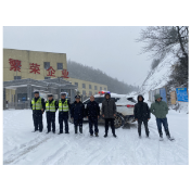 凤凰县禾库镇浴“雪”奋战保平安