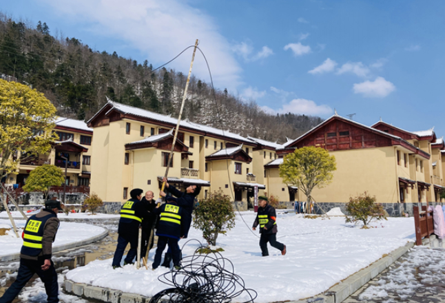 凤凰县禾库安置区：重拳出击扎实开展私搭乱建整治行动