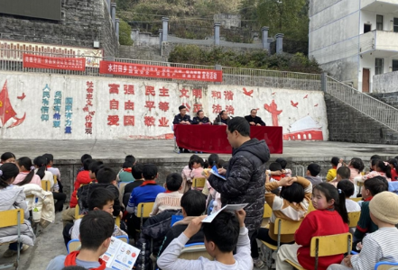 凤凰县水打田乡：多措并举做好春季校园安全工作
