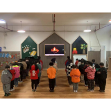 凤凰县九里边城幼儿园开展“防疫在先，网络缅怀，文明祭扫”为主题的思想大解放系列活动