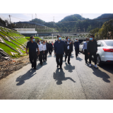 毛家深入凤凰文旅磁浮项目现场 召开磁浮沿线可视范围内环境整治推进现场会