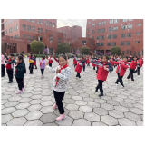 凤凰县思源实验学校：打五禽戏  唱戏曲  绽放校园新活力