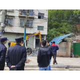 凤凰城管：以思想大解放为引领，扎实开展空心房和临时棚架集中整治拆除显成效——人居环境整治提升系列报道（二十五）