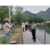 余张雄深入筸子坪镇拉务村调研指导乡村振兴工作