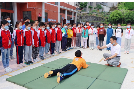 凤凰县箭道坪小学凤凰路校区：党建引领织牢“防溺水”安全网