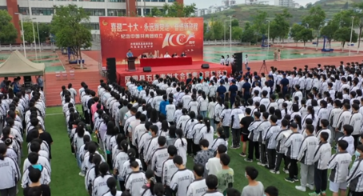 凤凰县多所中学举行共青团员集中宣誓活动