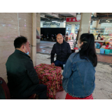 凤凰县市管中心狠抓农贸市场管理服务工作，为建设“五个凤凰”及创建“民族团结”示范州添砖加瓦