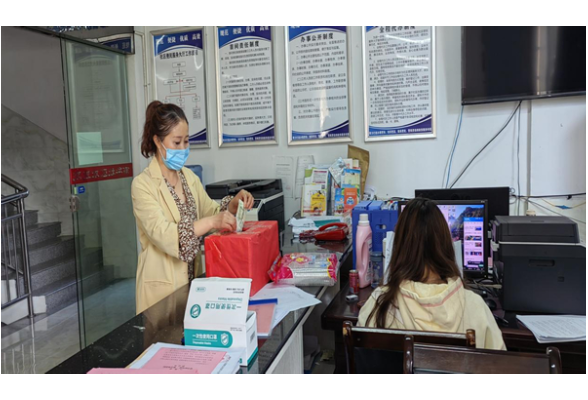 “汇聚爱心力量，传递雷锋精神” 凤凰县沱江镇团委开展希望工程“一元捐”活动