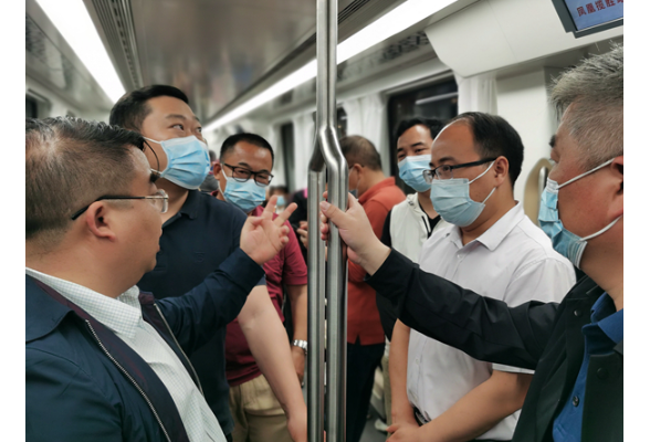 麻喜成深入凤凰文旅磁浮项目召开现场办公会
