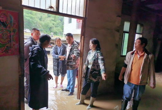 凤凰县千工坪镇：做好防汛工作 守护一方平安