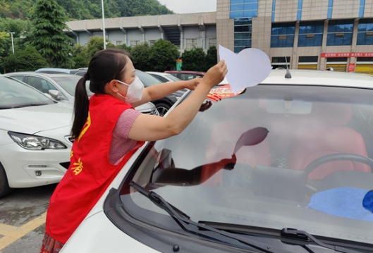 全域文明在行动丨凤凰：爱心送考为梦护航  347台次车辆免费送考