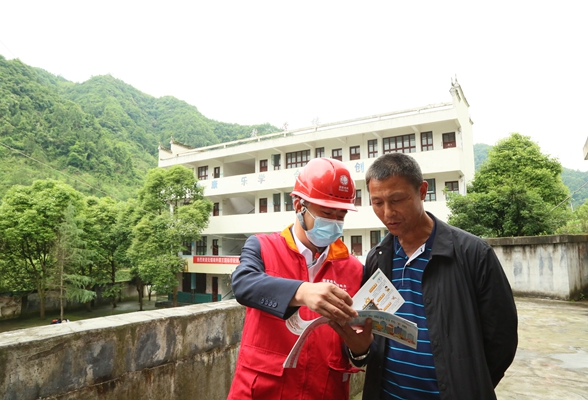 全域文明创建在行动丨国网凤凰县供电公司：“全电厨房”告别校园“炊烟”时代