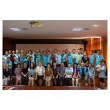 传递爱心 志愿无悔 ——凤凰县山那边公益协会举行第三届理事会换届选举大会