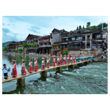 多彩民俗聚凤凰 银饰服饰展风采——2022年中国凤凰苗族银饰文化节暨“六月六”苗歌节热闹上演