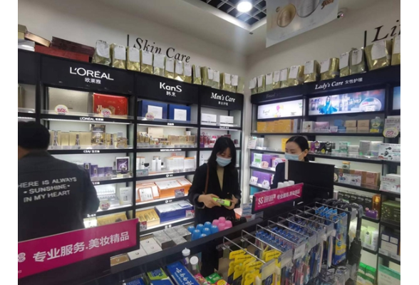 凤凰县开展化妆品领域塑料污染治理宣传工作