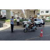 凤凰县筸子坪镇开展公路路域环境检查与综合整治行动