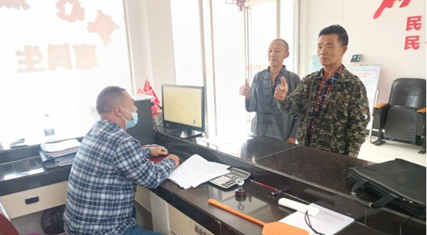 凤凰县千工坪镇木里村：便民服务获群众点赞